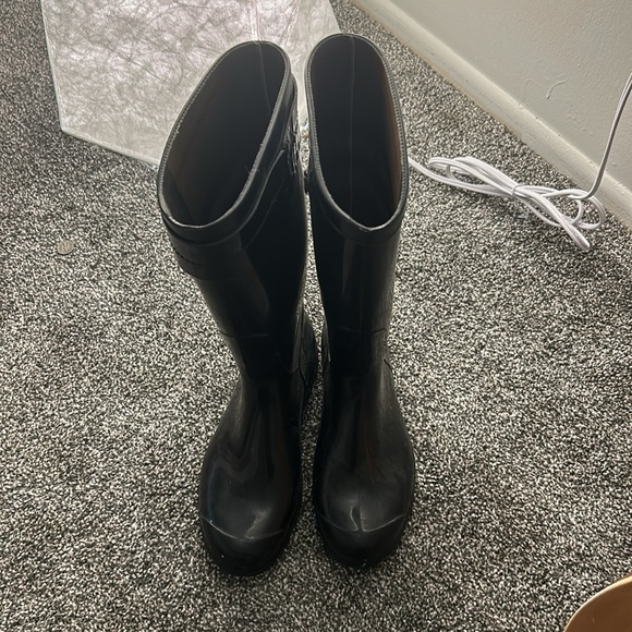 Burberry rain boots - Picture 2 of 3